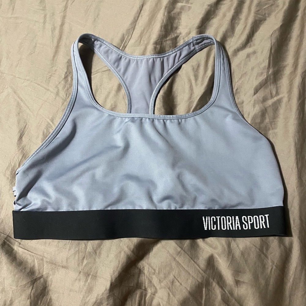 WOMANS NEVER WORN SPORTS BRA